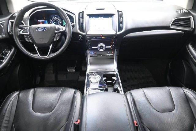 Used 2019 Ford Edge Titanium w/ Equipment Group 301A AWD/4WD image 21