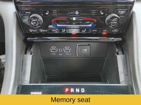 Used 2025 Jeep Grand Cherokee Limited AWD/4WD image 18
