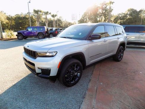 New 2025 Jeep Grand Cherokee L Limited image 3