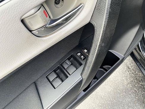 Certified 2017 Toyota Corolla LE FWD image 10