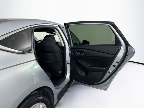 Used 2025 Honda Accord LX image 27