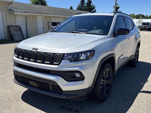 New 2026 Jeep Compass Latitude AWD/4WD image 10