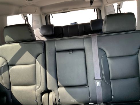 Used 2017 GMC Yukon XL SLE w/ Convenience Package RWD image 14