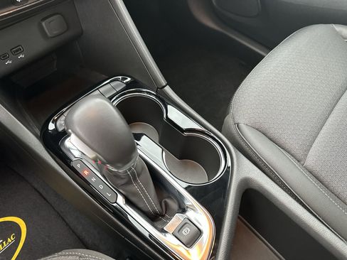 Certified 2024 Buick Encore GX Preferred FWD image 19