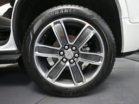 Used 2018 GMC Acadia Denali w/ Technology Package AWD/4WD image 12