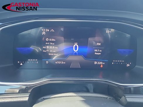 Used 2024 Volkswagen Jetta SE image 32