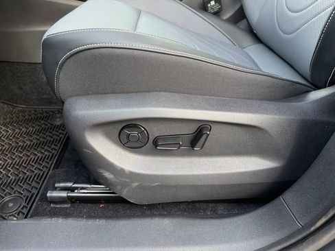 New 2026 Volkswagen Tiguan SE R-Line image 11