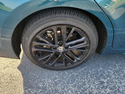 Used 2025 Toyota Camry SE FWD image 9