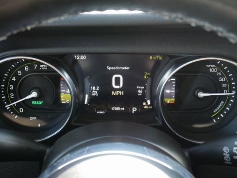 Used 2023 Jeep Wrangler Unlimited Sahara w/ Cold Weather Group image 29