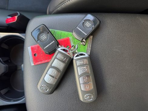 Used 2019 MAZDA CX-5 Touring image 38