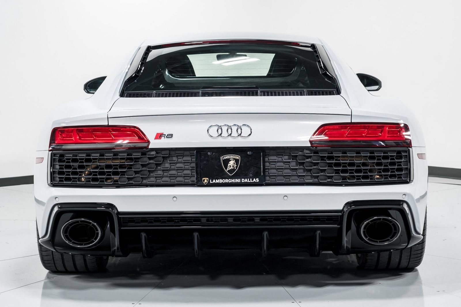 Used 2023 Audi R8 V10 performance RWD image 4