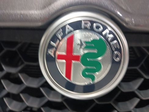 Used 2023 Alfa Romeo Stelvio Ti AWD/4WD image 25