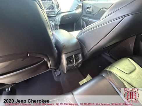 Used 2020 Jeep Cherokee Trailhawk w/ Cold Weather Group AWD/4WD image 11