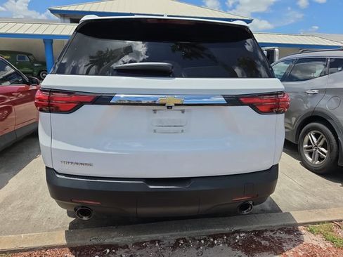 Used 2023 Chevrolet Traverse LS FWD image 5