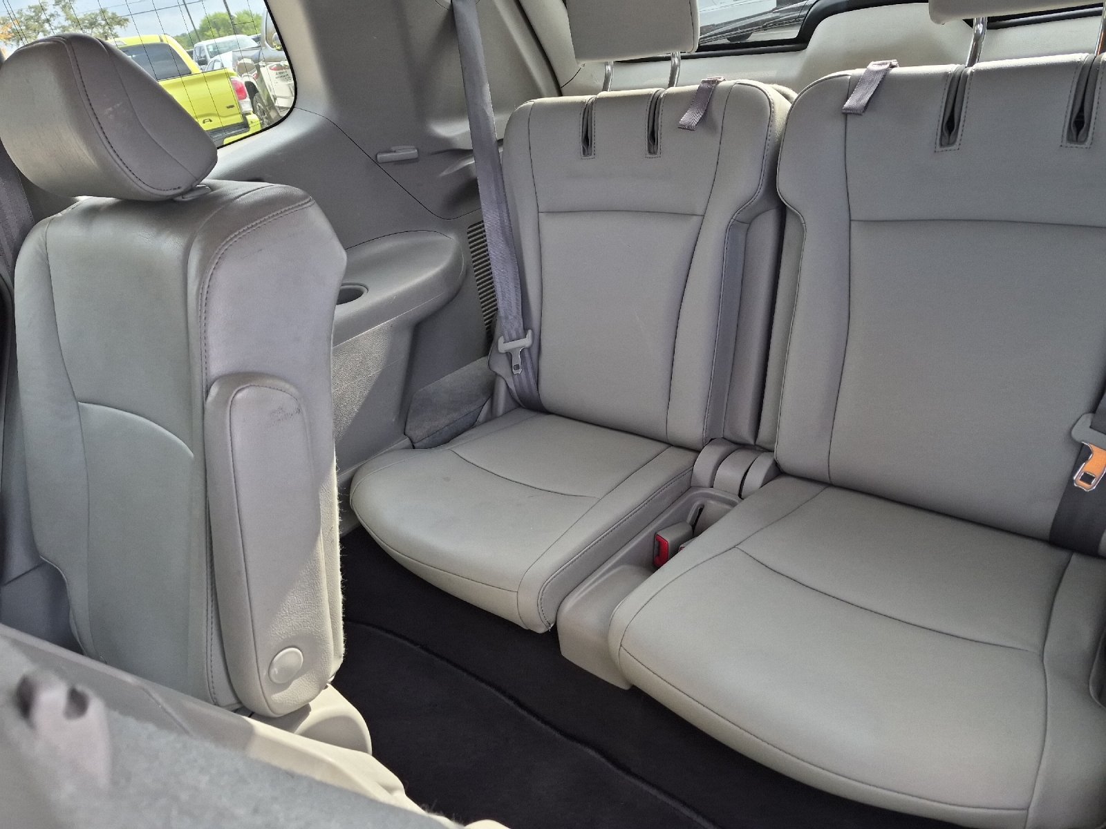 Used 2011 Toyota Highlander SE FWD image 14