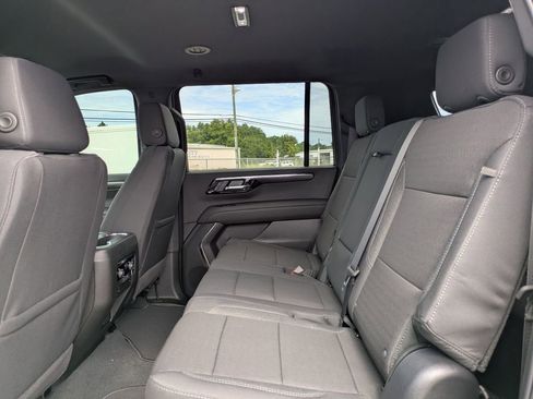 New 2026 Chevrolet Suburban LS RWD image 34