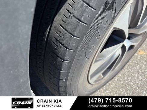 Used 2022 Toyota Highlander XLE image 16