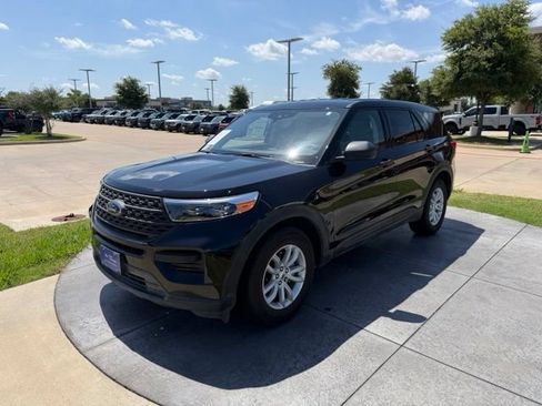 Certified 2021 Ford Explorer 2WD image 3