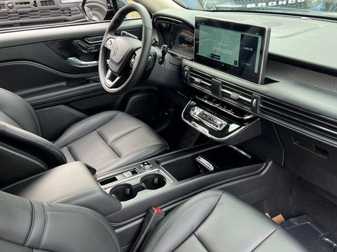 New 2026 Lincoln Corsair Premiere image 10