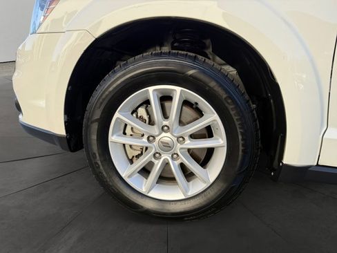 Used 2018 Dodge Journey SXT w/ Connectivity Group FWD image 9