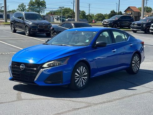 Used 2025 Nissan Altima 2.5 SV FWD image 6