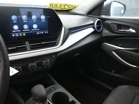 Used 2024 Chevrolet Trax LS image 20