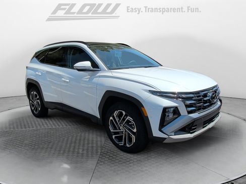 Certified 2025 Hyundai Tucson Limited AWD/4WD image 1
