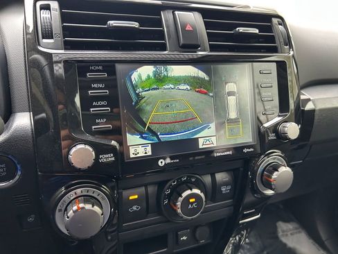 Used 2024 Toyota 4Runner TRD Off-Road Premium w/ Off Road Premium Plus Package AWD/4WD image 17