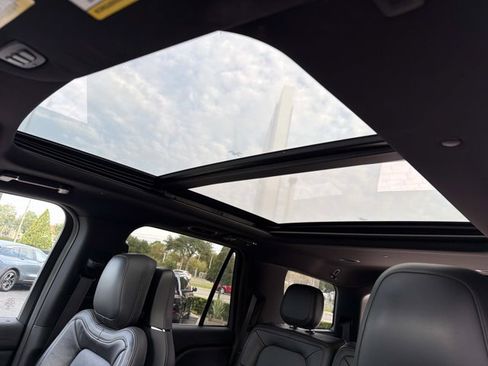 Used 2022 Lincoln Navigator Reserve RWD image 33