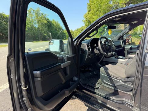 Used 2015 Ford F150 XLT w/ Equipment Group 301A Mid AWD/4WD image 9