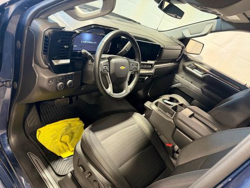 Used 2023 Chevrolet Silverado 1500 LT AWD/4WD image 25