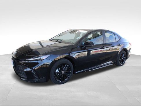 Certified 2025 Toyota Camry SE FWD image 11