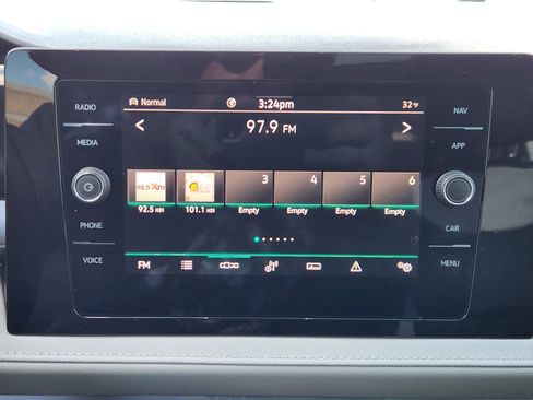 Certified 2025 Volkswagen Taos SEL w/ Black Wheel Plus Package image 11