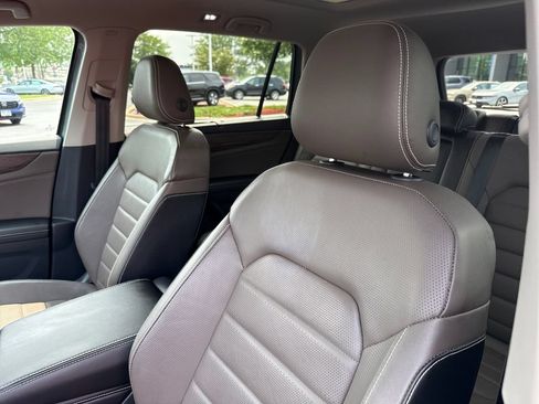 Used 2024 Volkswagen Atlas SEL AWD/4WD image 13