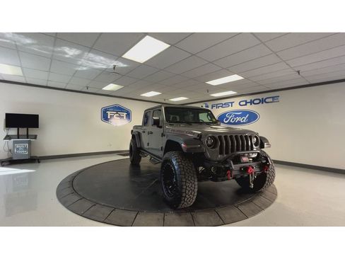 Used 2022 Jeep Gladiator Rubicon w/ Cold Weather Group AWD/4WD image 4