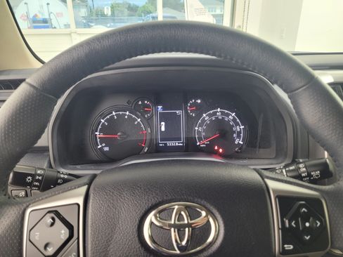 Certified 2022 Toyota 4Runner SR5 Premium w/ Moonroof Package AWD/4WD image 33
