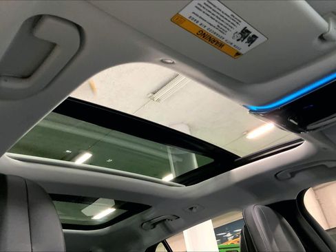 Used 2025 Mercedes-Benz E 450 4MATIC All-Terrain Wagon image 14