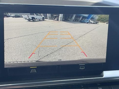 Used 2024 Chevrolet Silverado 1500 LT image 18