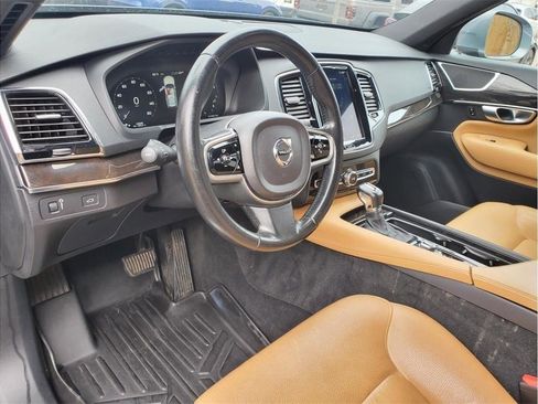 Used 2018 Volvo XC90 T6 Momentum w/ Momentum Plus Package AWD/4WD image 23