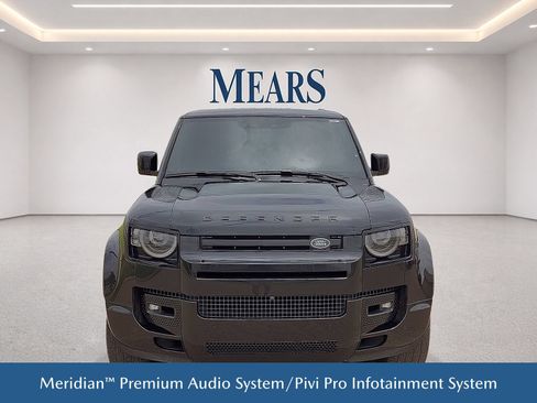 Used 2025 Land Rover Defender 110 X AWD/4WD image 9