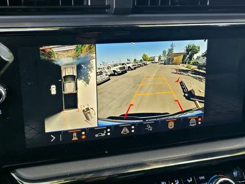 Used 2025 GMC Sierra 2500 AT4 AWD/4WD image 30