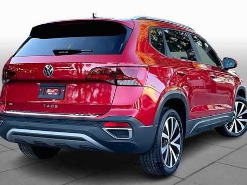 Certified 2023 Volkswagen Taos SE w/ Panoramic Sunroof Package image 12