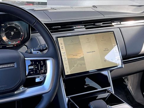 New 2026 Land Rover Range Rover SE image 7