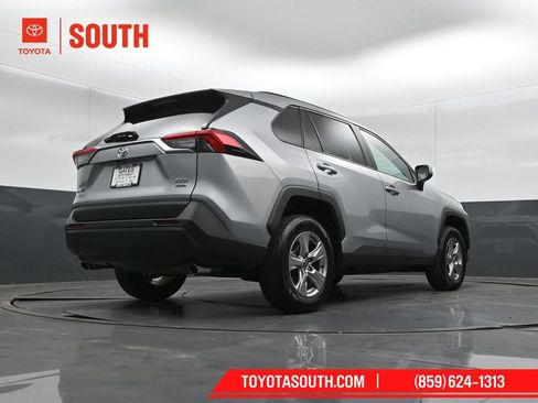 Used 2025 Toyota RAV4 XLE AWD/4WD image 35