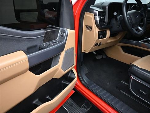 Used 2024 Ford F250 Lariat w/ Chrome Package image 14