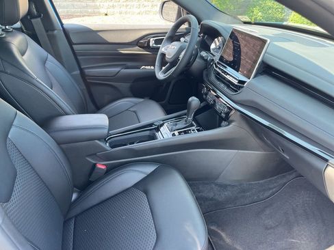 New 2025 Jeep Compass Latitude w/ Altitude Special Edition image 13