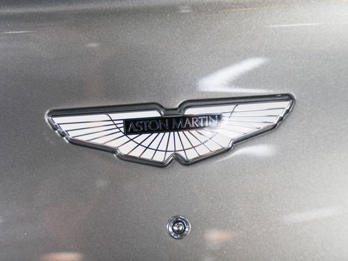 Used 2017 Aston Martin Vanquish Coupe image 22