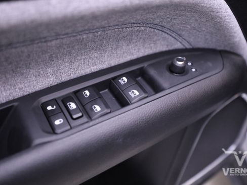 New 2025 Jeep Compass Sport image 17