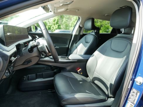 Certified 2023 Kia EV6 Wind AWD/4WD image 33