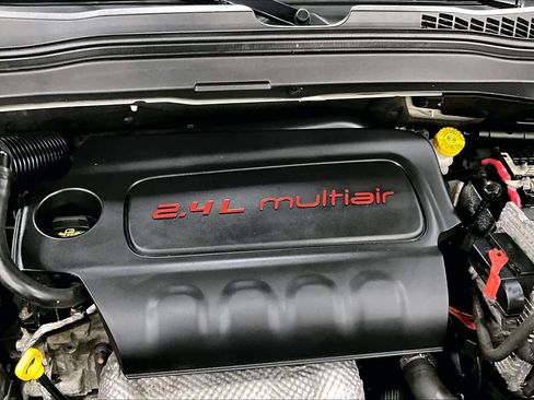 Used 2020 Jeep Renegade Latitude w/ Cold Weather Group image 31